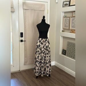 Floral Maxi Skirt Tiered Boho Cream Black Elastic Waist Size Large